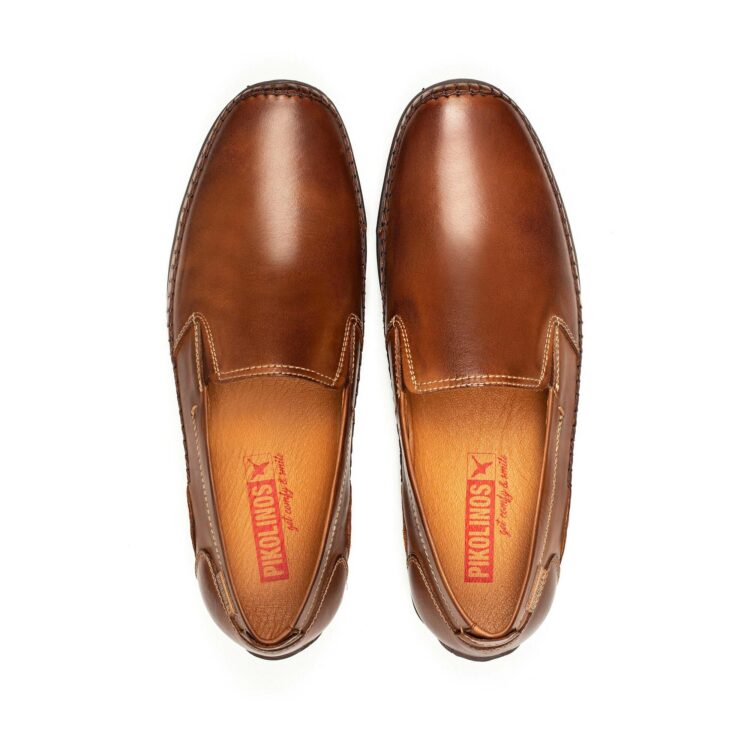 Mocassins marron pour homme de la marque Pikolinos. Référence : Azores 06H-5303 Cuero. Disponible chez Chauss'Family magasin de chaussures à Issoire.