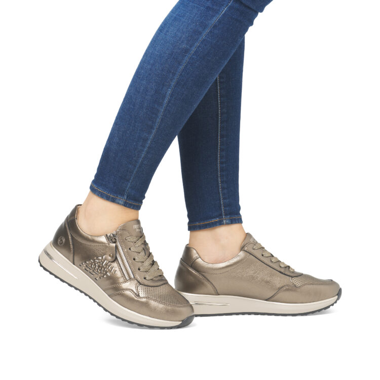 Baskets bronze pour femme marque Remonte. Référence D1G00-90 Bronze. Disponible chez Chauss'Family magasin de chaussures à Issoire.