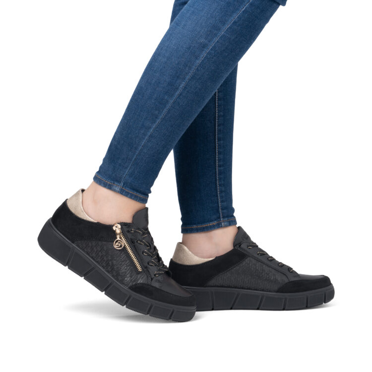 Baskets noires pour femme marque Remonte. Référence D1T00-03 Schwarz. Disponible chez Chauss'Family magasin de chaussures à Issoire.