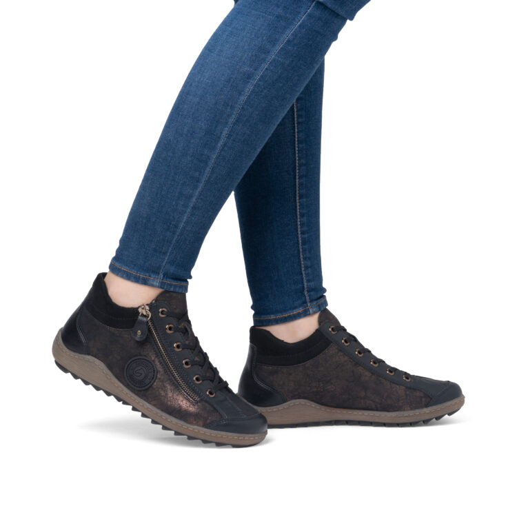 Baskets montantes noires pour femme marque Remonte. Référence R1477-90 Schwarz. Disponible chez Chauss'Family magasin de chaussures Issoire