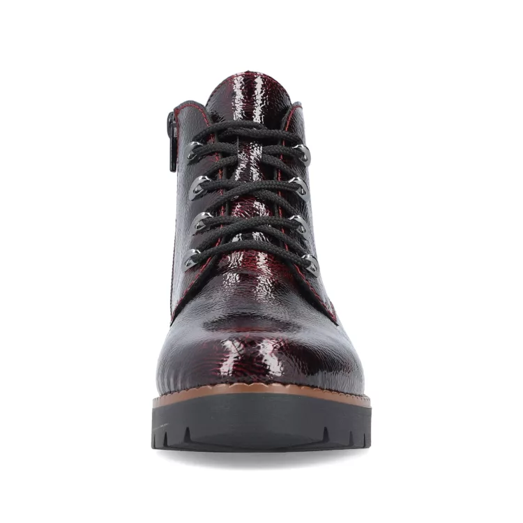 Bottines rouges vernies pour femme marque Rieker. Référence 44902-35 Bordeaux. Disponible chez Chauss'Family magasin de chaussures Issoire.