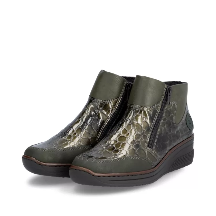 Bottines vertes croco pour femme marque Rieker. Référence 48754-54 Forest. Disponible chez Chauss'Family magasin de chaussures Issoire.