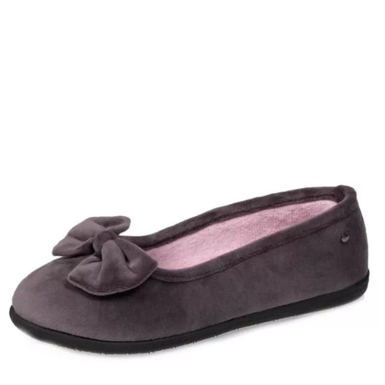 Ballerine grises Isotoner. Référence 97397 Gris Everywear. Disponible chez Chauss'Family magasin de chaussures et pantoufles à Issoire.