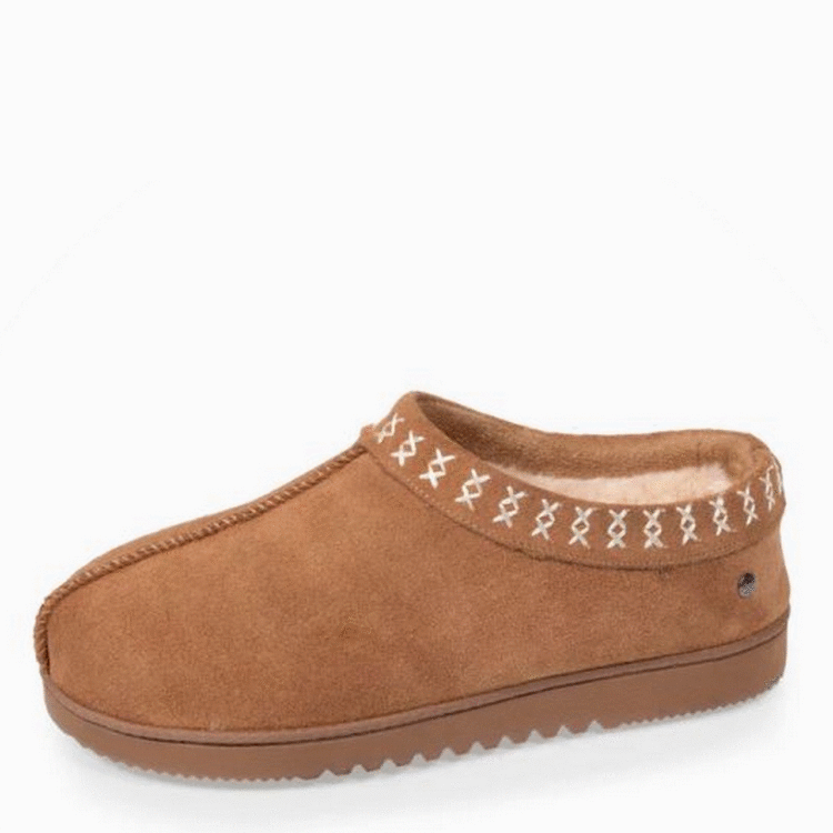 Bottillon bas camel pour femme marque Isotoner. Référence 97424 Camel. Disponible chez Chauss'Family magasin de chaussures à Issoire.