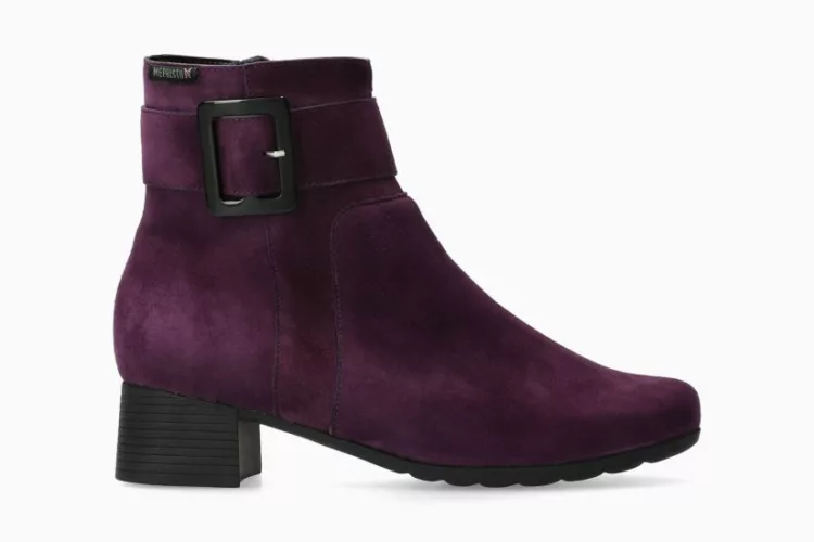 Bottines violettes pour femme marque Mephisto. Référence Gianina Purple 12272N. Disponible chez Chauss'Family magasin de chaussures à Issoire.