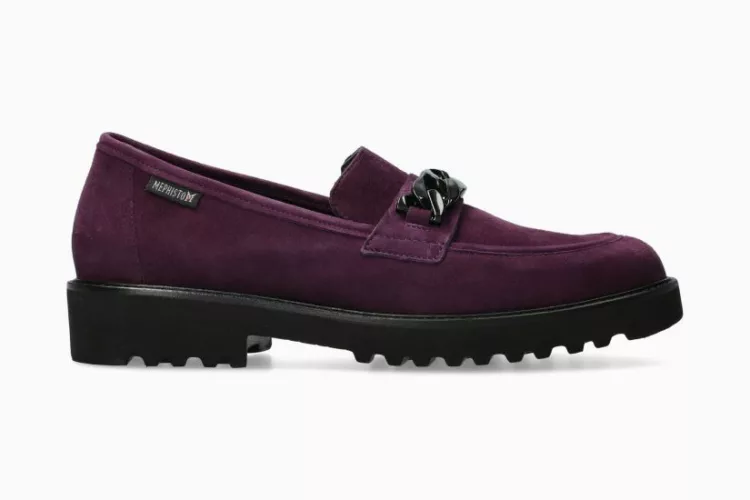 Mocassins violets pour femme marque Mephisto. Référence Salka Purple 12272N. Disponible chez Chauss'Family magasin de chaussures à Issoire.