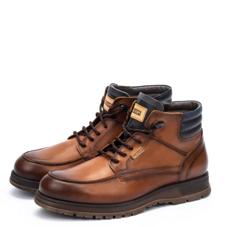 Bottines marron pour homme marque Pikolinos. Référence Zamora M9K-8028C1 Brandy. Disponible chez Chauss'Family magasin de chaussures à Issoire.