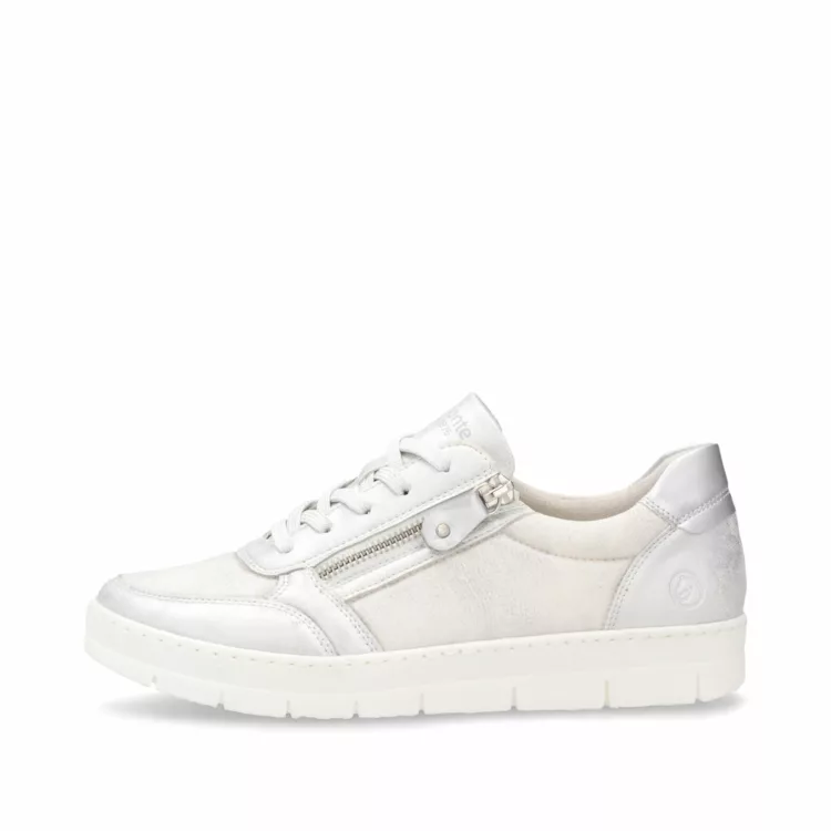 Baskets argentées souples pour femme de la marque Remonte. Référence D5831-90 Ice Weiss . Disponible chez Chauss'Family magasin de chaussures à Issoire.