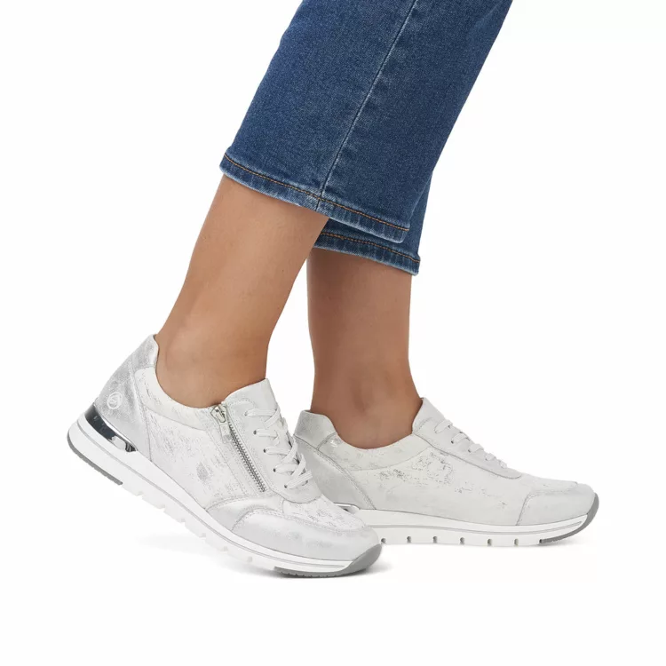 Baskets argentées pour femme marque Remonte. Référence R6700-91 Ice. Disponible chez Chauss'Family magasin de chaussures à Issoire.